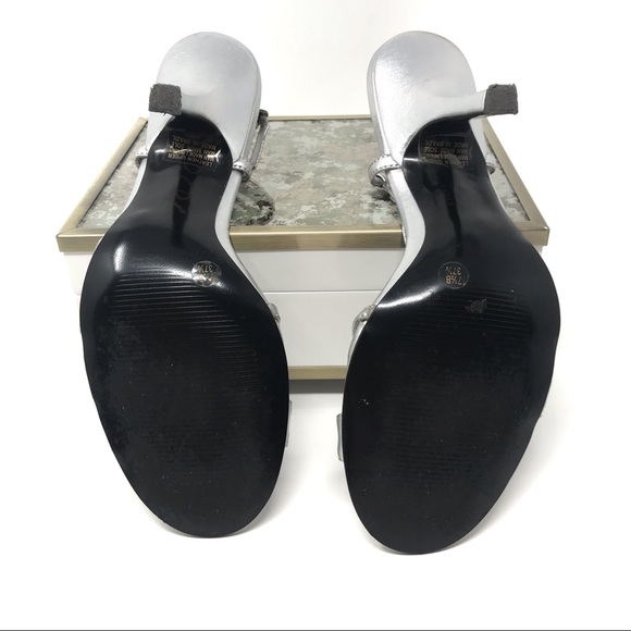 BCBG “Libella” Silver Metallic Kid Shoe - Picture 8 of 8